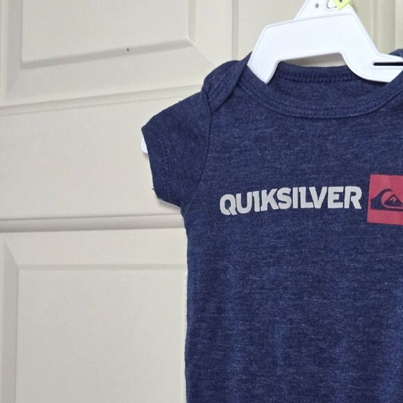 3/$15 Quicksilver short sleeve onesie size 0-3 m - Picture 2 of 4